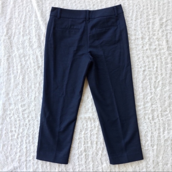 Ann Taylor navy capri pant size 6 signature fit - Picture 7 of 8